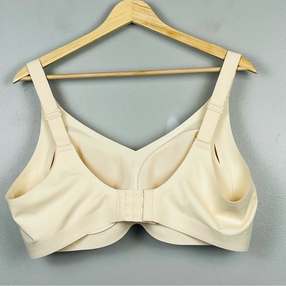 Comfelie ivory molded soft cup adjustable strap bra, 3XL.